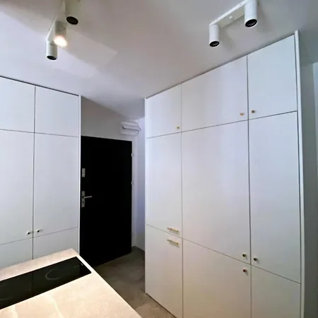 Fresh & Modern - Near The Center & Railway Station 아파트 *