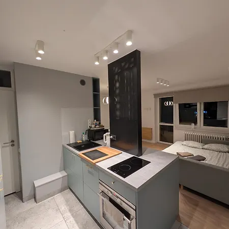 Apartment Fresh & Modern - Near The Center & Railway Station